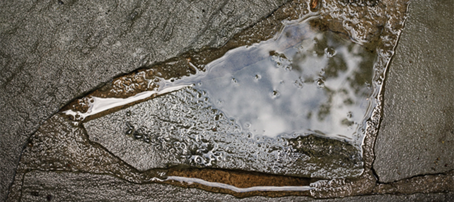 stone-cracks-rain